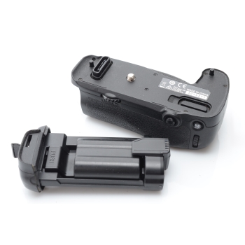NIKON MBD-16 (grip pour D750) + batterie