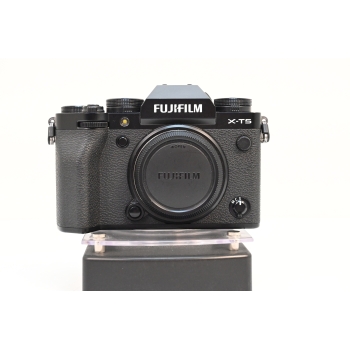 FUJIFILM X-T5