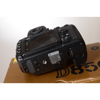 NIKON D 850 NU  : 7550 CLICS !
