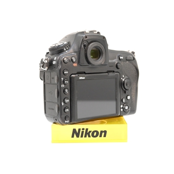 NIKON D850