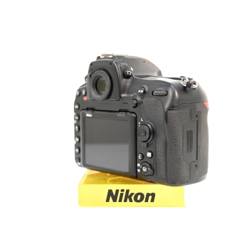 NIKON D850