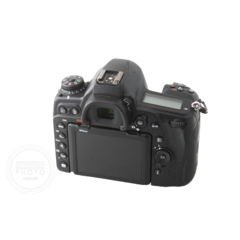 NIKON D780 NU (56429 CLICS)