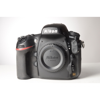 NIKON D 800 NU  50 928 CLICS