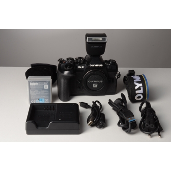 OLYMPUS EM 1-MKII NU - 5964 clics