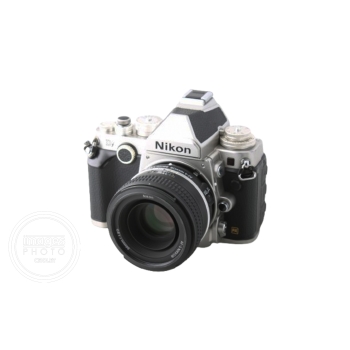 NIKON DF SILVER +AF-S 50 MM F/1.8 KIT (40427 CLICS)