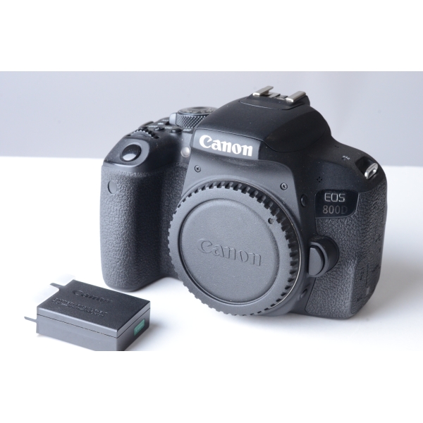 CANON EOS 800D NU  7618 CLICS