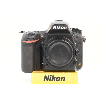 NIKON D750