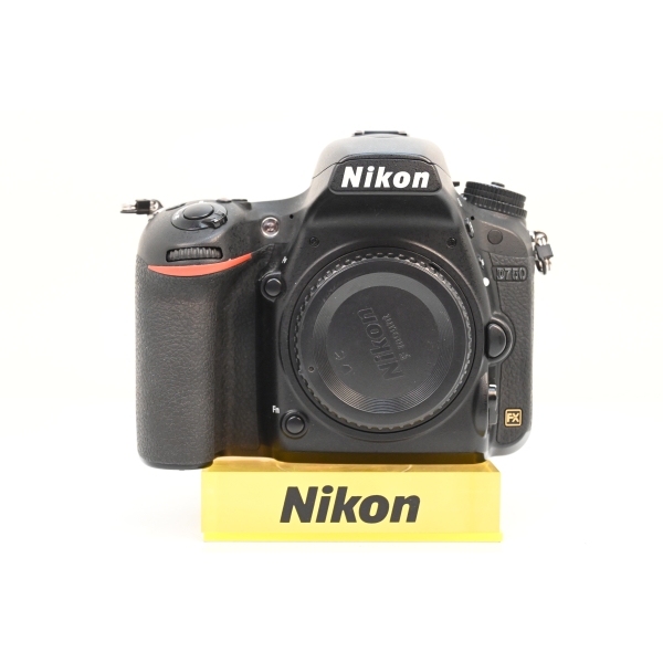 NIKON D750