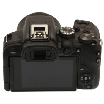 CANON EOS R10 + RF 18-45