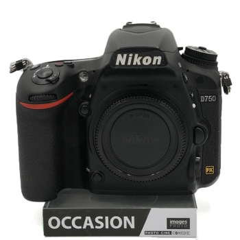 NIKON D750