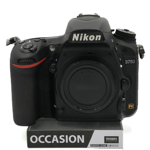 NIKON D750
