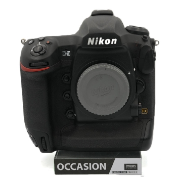 NIKON D5