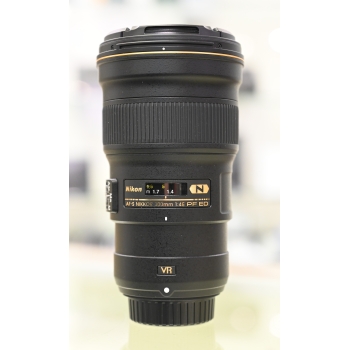 NIKON AF-S 300 mm f/4 PF ED VR