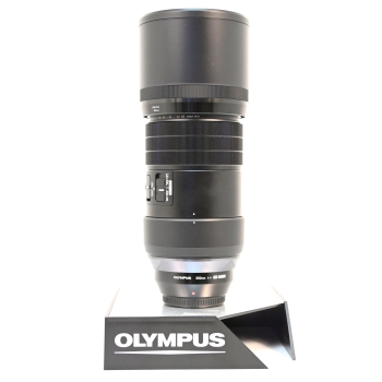 OLYMPUS ED 300mm F4 IS PRO