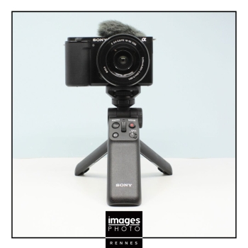 SONY ZV-E10 + 16-50/3.5-5.6 OSS PZ + POIGNÉE GP-VPT2BT