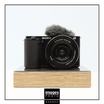 SONY ZV-E10 + 16-50/3.5-5.6 OSS PZ + POIGNÉE GP-VPT2BT