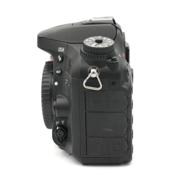 NIKON D7100