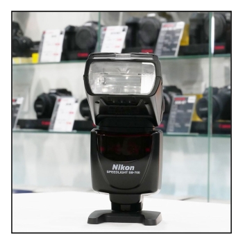 NIKON FLASH SB 700