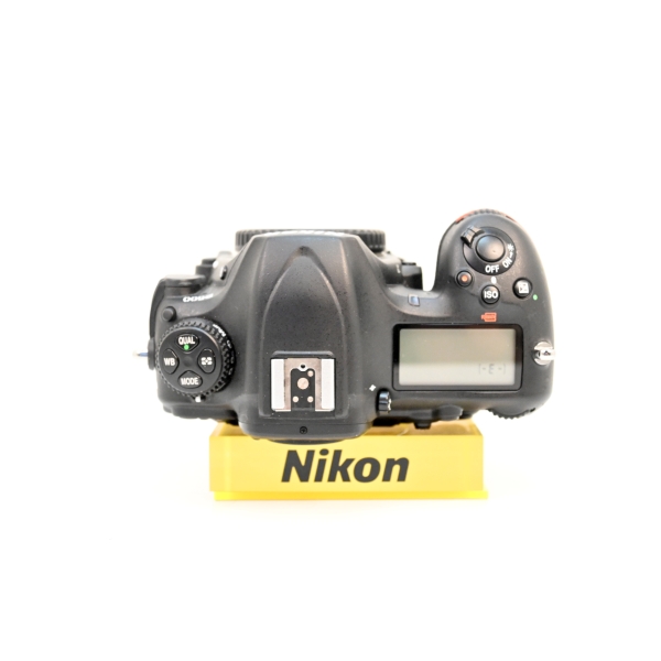 NIKON D500