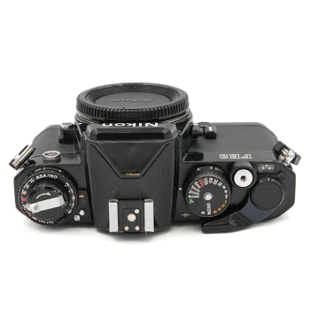 NIKON FE2