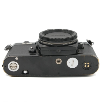 NIKON FE2