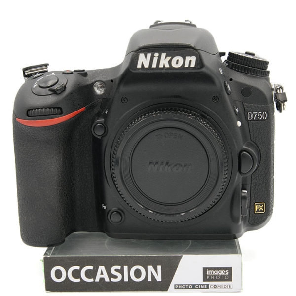 NIKON D750