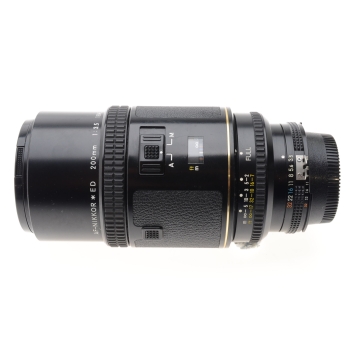 NIKON F 3 AF + DX1 + 2.8/80 MM AF + SAC CF24