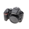 NIKON D 5500 NU  61 clics