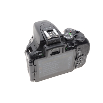 NIKON D 5500 NU  61 clics